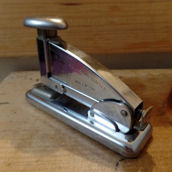 Vintage ACE SCOUT stapler model 202 - Picture 5 of 12